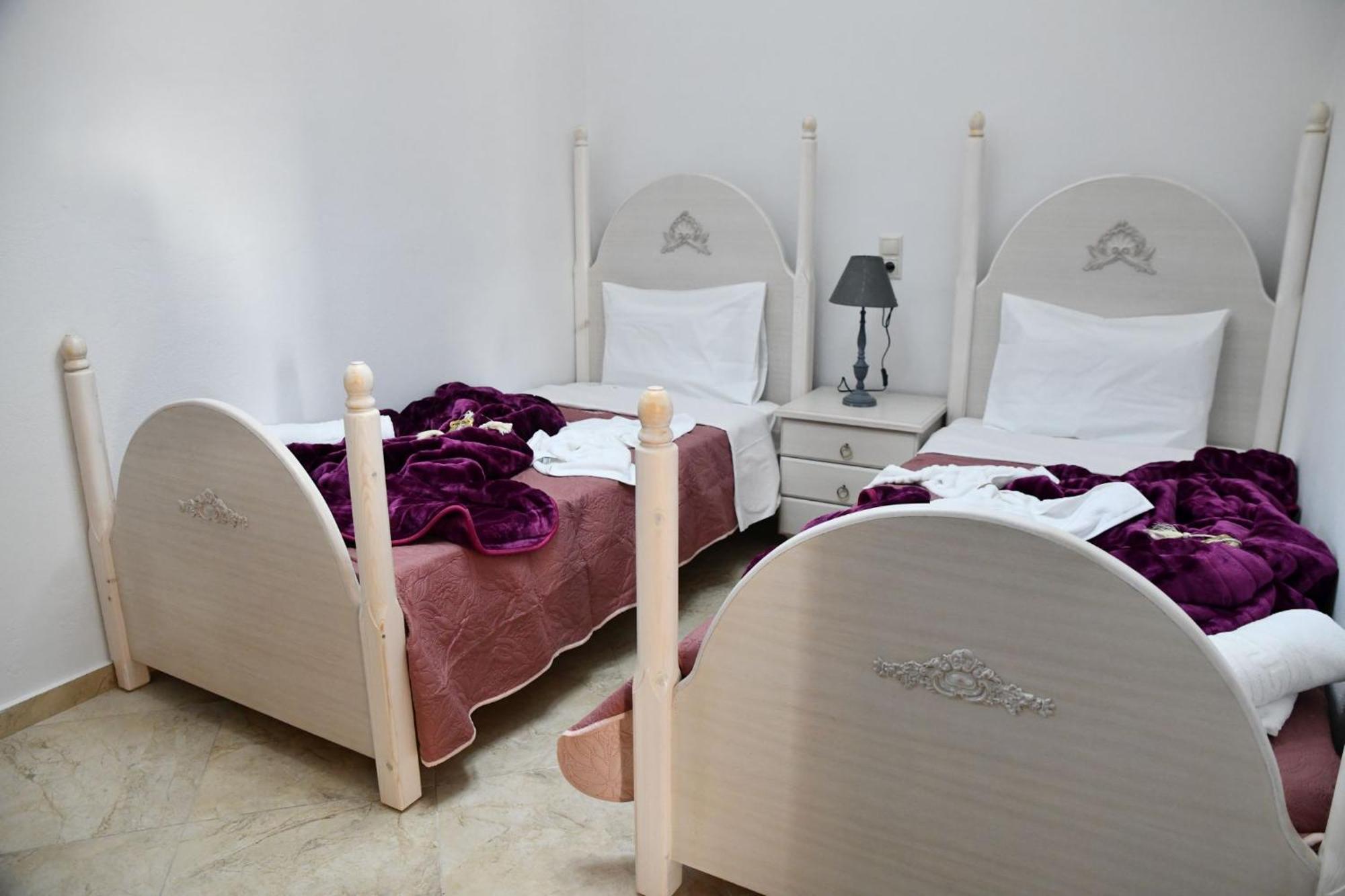 Kleopatra Deluxe Apartment With Jacuzzi Kamilari Exterior photo