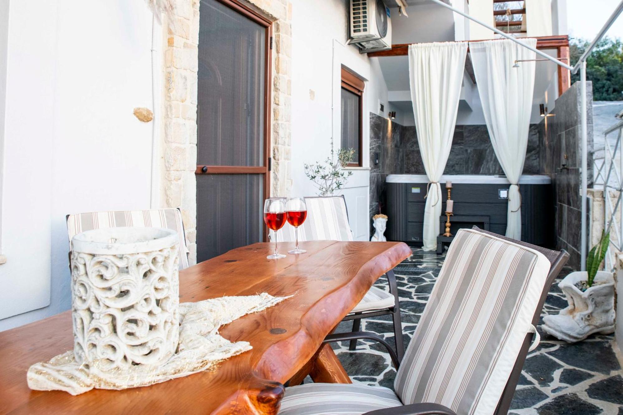 Kleopatra Deluxe Apartment With Jacuzzi Kamilari Exterior photo
