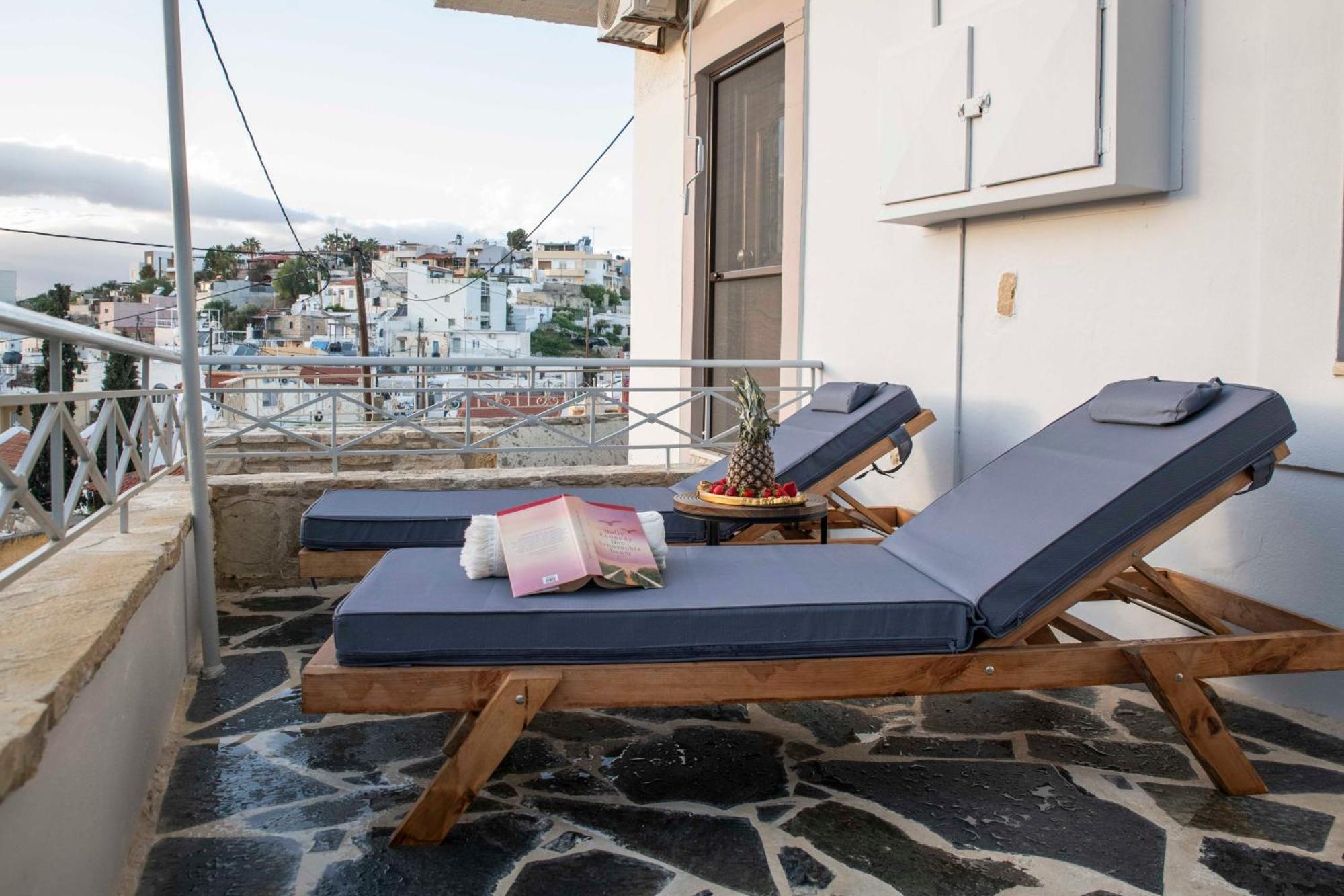 Kleopatra Deluxe Apartment With Jacuzzi Kamilari Exterior photo